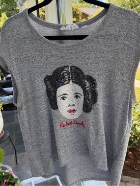 GAP x STARWARS Gray Sleeveless Hi-Lo Knit Tank with Sequin Princess Leia